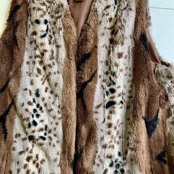 Multiples Vest  - Picture 3 of 12